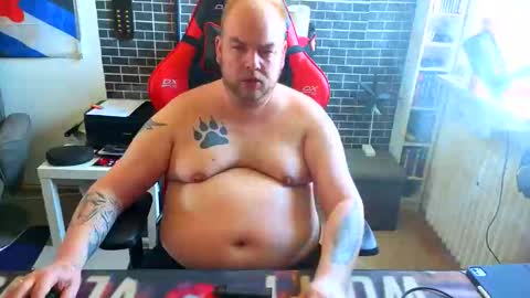 Snapshot of thewolfy31 chatting on April 23, 11:42 am PupWolfy online show from April 23, 11:42 am