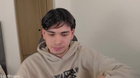 thiaan__ online show from November 28, 10:29 am