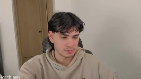 thiaan__ online show from November 28, 10:56 pm