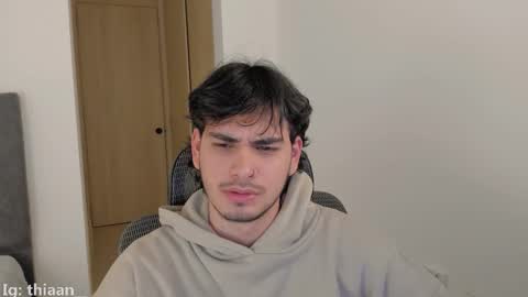 thiaan__ online show from December 19, 2:29 am