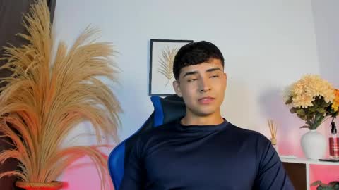 Snapshot of thiago_connor21 chatting on April 25, 11:24 pm Thiago online show from April 25, 11:24 pm