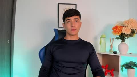 Snapshot of thiago_connor21 chatting on May 2, 12:04 am Thiago online show from May 2, 12:04 am