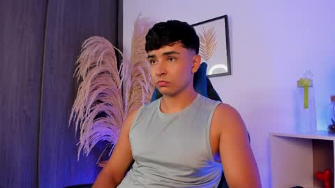 Snapshot of thiago_connor21 chatting on May 22, 1:13 am Thiago online show from May 22, 1:13 am