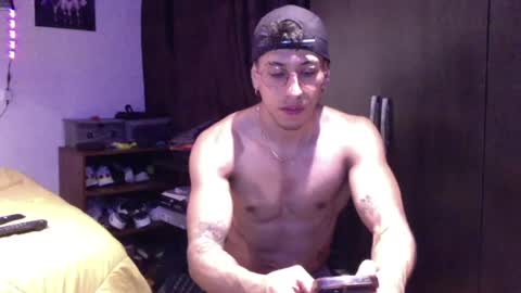 Snapshot of thiago_happy chatting on February 26, 2:59 am thiago_happy online show from February 26, 2:59 am