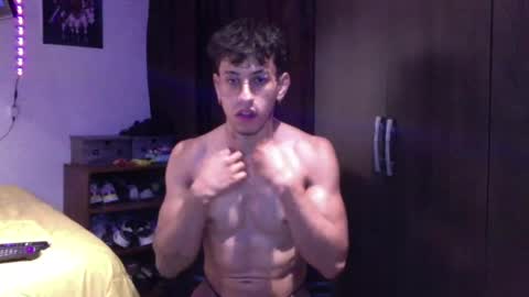 Snapshot of thiago_happy chatting on February 27, 2:32 am thiago_happy online show from February 27, 2:32 am