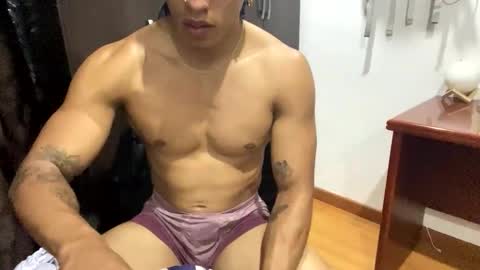 Snapshot of thiago_happy chatting on December 22, 3:47 am thiago_happy online show from December 22, 3:47 am