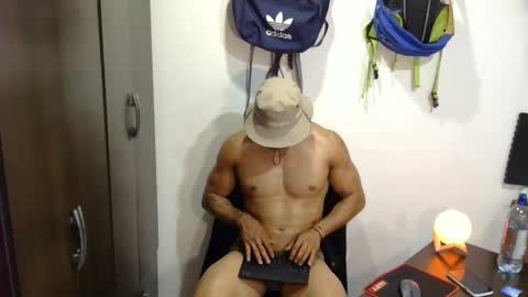 Snapshot of thiago_happy chatting on June 11, 12:32 am thiago_happy online show from June 11, 12:32 am
