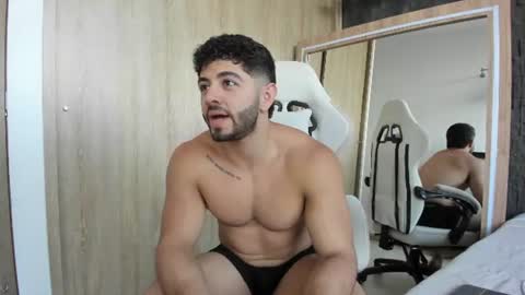 Snapshot of thiago_moretti chatting on July 10, 11:07 pm THIAGO online show from July 10, 11:07 pm