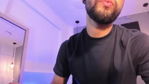 Thiago online show from December 3, 4:03 am