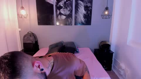 Thiago online show from December 10, 3:52 am