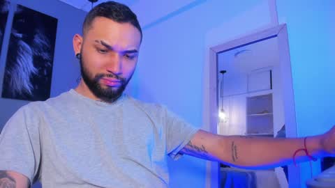 Thiago online show from December 11, 6:04 am