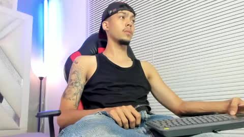 Thiago online show from June 3, 8:03 pm