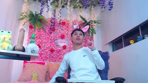 thiago rincon online show from April 5, 2:53 am