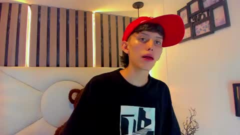 thiago_twink38 online show from June 22, 4:42 am