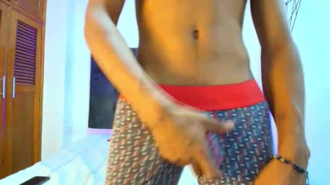 Snapshot of thiago_vegaa chatting on October 30, 11:22 am    online show from October 30, 11:22 am