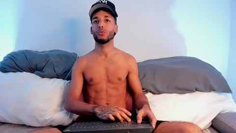 ThiagoFerreti online show from June 19, 3:44 am