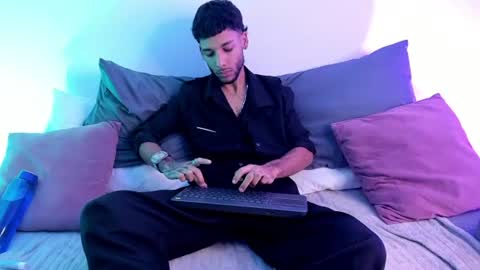 ThiagoFerreti online show from June 25, 4:45 am