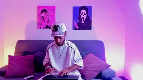 ThiagoFerreti online show from June 30, 3:40 am