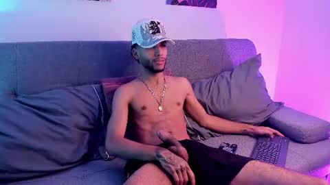ThiagoFerreti online show from July 10, 4:17 am