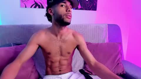 ThiagoFerreti online show from July 15, 3:23 am