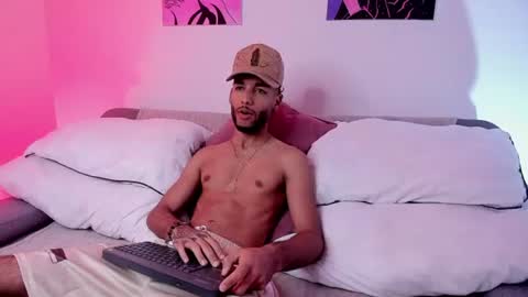 ThiagoFerreti online show from July 27, 3:24 am