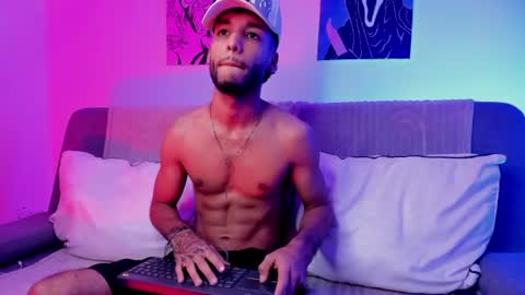 ThiagoFerreti online show from July 29, 3:37 am