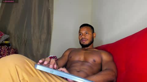 Snapshot of thiagosantos_ chatting on October 27, 11:52 pm Thiago Instagram online show from October 27, 11:52 pm