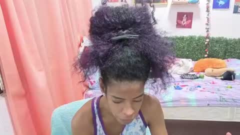 Snapshot of thiana_horny chatting on July 7, 2:43 pm thiana_horny online show from July 7, 2:43 pm
