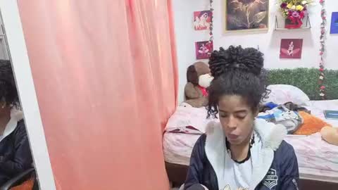 Snapshot of thiana_horny chatting on July 16, 3:18 pm thiana_horny online show from July 16, 3:18 pm