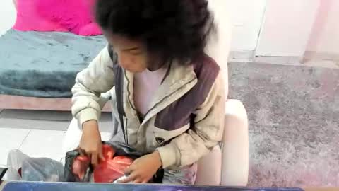 thianahorny online show from December 1, 11:59 am