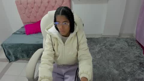 thianahorny online show from January 8, 11:12 am