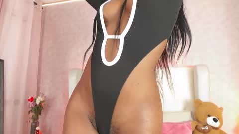 ThianaLopez online show from November 27, 11:51 pm