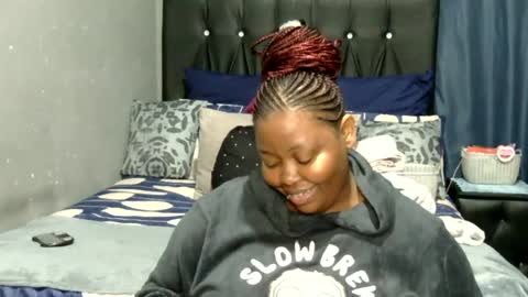 Snapshot of thickcaramel_p chatting on May 11, 4:48 pm phindy online show from May 11, 4:48 pm