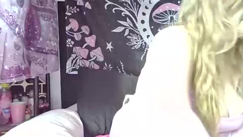 Ariel online show from November 20, 7:02 pm