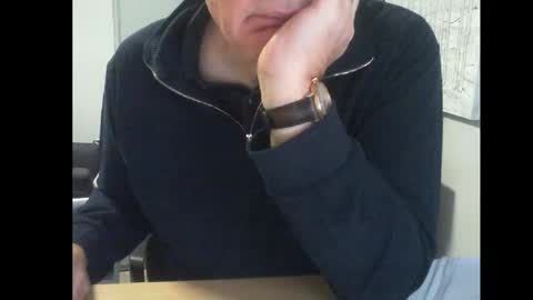 Snapshot of thickmelnik chatting on April 27, 12:52 am James online show from April 27, 12:52 am