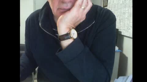 Snapshot of thickmelnik chatting on April 28, 2:55 pm James online show from April 28, 2:55 pm