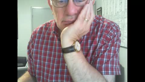 Snapshot of thickmelnik chatting on May 2, 4:17 am James online show from May 2, 4:17 am