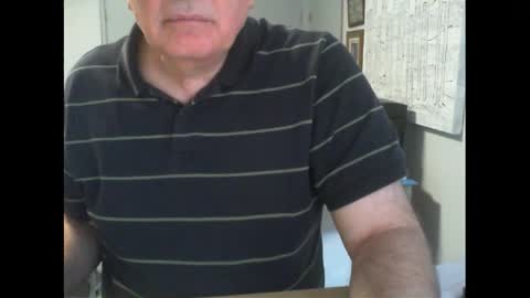 Snapshot of thickmelnik chatting on May 6, 1:57 am James online show from May 6, 1:57 am