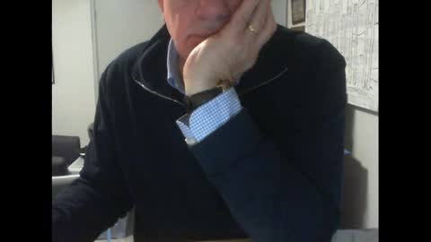 Snapshot of thickmelnik chatting on May 9, 3:01 am James online show from May 9, 3:01 am
