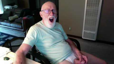 Snapshot of thickmorninwood chatting on August 1, 2:16 pm thickmorninwood online show from August 1, 2:16 pm