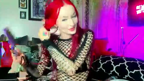 Snapshot of thickneyaadams chatting on October 16, 5:19 am thickneyaadams online show from October 16, 5:19 am