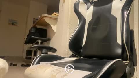 Snapshot of thicknswole chatting on December 27, 8:45 am Thiccccc online show from December 27, 8:45 am