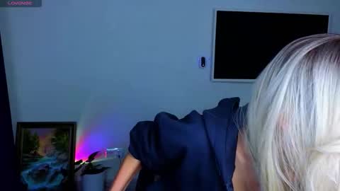 thief_of_hearts_ online show from October 26, 9:21 pm