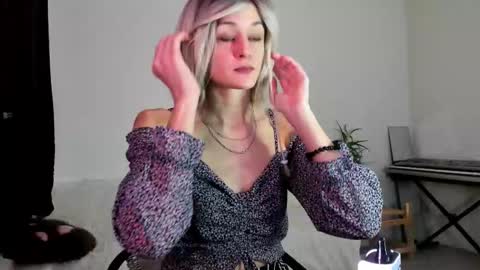 thief_of_hearts_ online show from December 5, 1:36 am