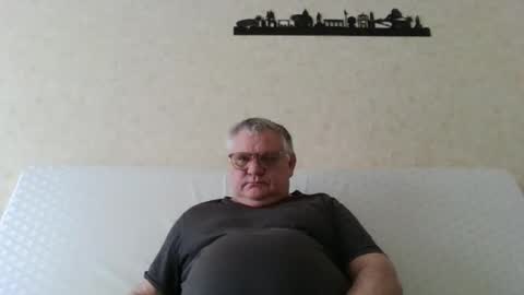 Snapshot of thierrysymp chatting on February 15, 10:36 am Thierrysymp online show from February 15, 10:36 am