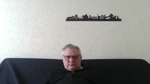 Snapshot of thierrysymp chatting on March 1, 10:28 am Thierrysymp online show from March 1, 10:28 am