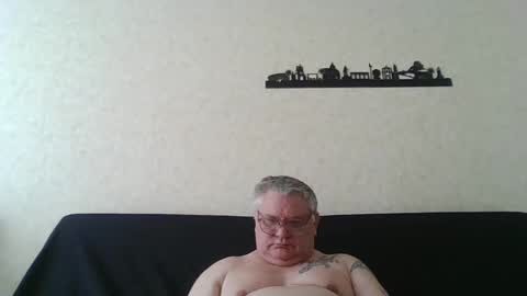 Snapshot of thierrysymp chatting on March 3, 9:37 am Thierrysymp online show from March 3, 9:37 am