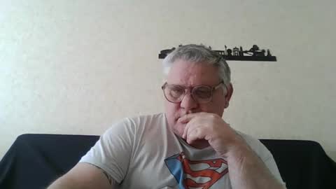 Snapshot of thierrysymp chatting on March 4, 10:32 am Thierrysymp online show from March 4, 10:32 am