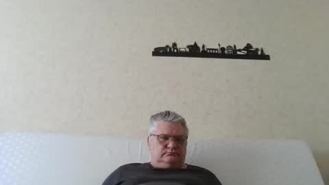 Snapshot of thierrysymp chatting on March 12, 9:59 am Thierrysymp online show from March 12, 9:59 am