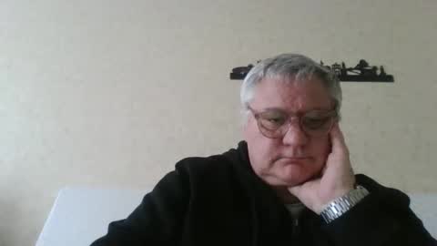 Snapshot of thierrysymp chatting on March 31, 5:24 pm Thierrysymp online show from March 31, 5:24 pm